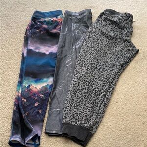 Trendy Leggings and Joggers Bundle‎ 3 size large